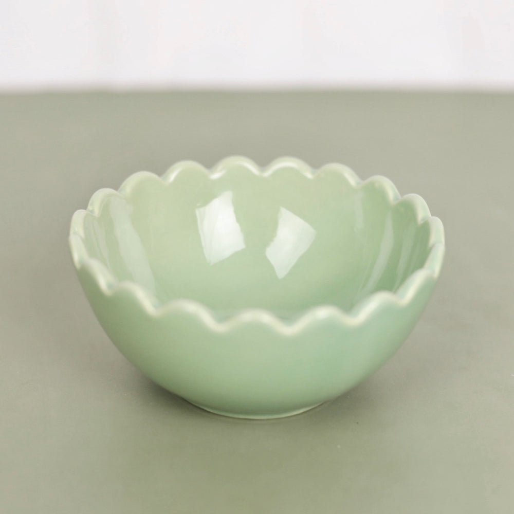 Scalloped Holiday Bowls