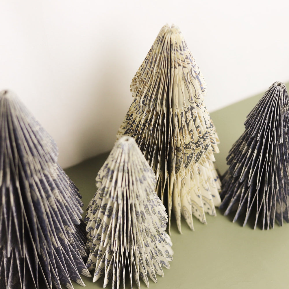 French Country Folding Honeycomb Tree