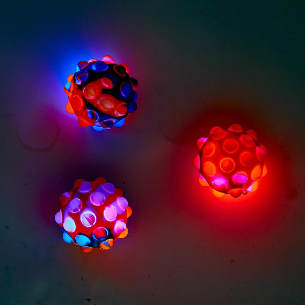 
                
                    Load image into Gallery viewer, Light Up Popper Ball
                
            