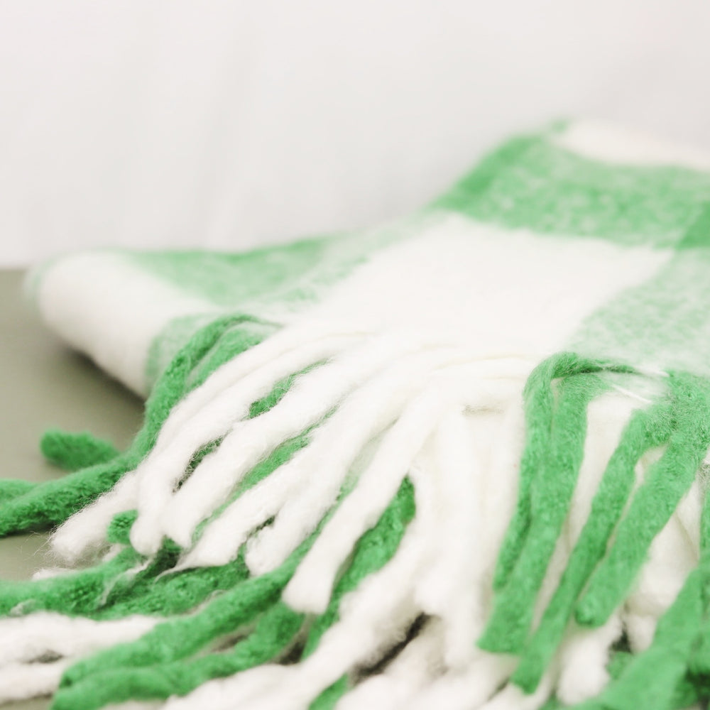 Green and White Plaid Chunky Throw