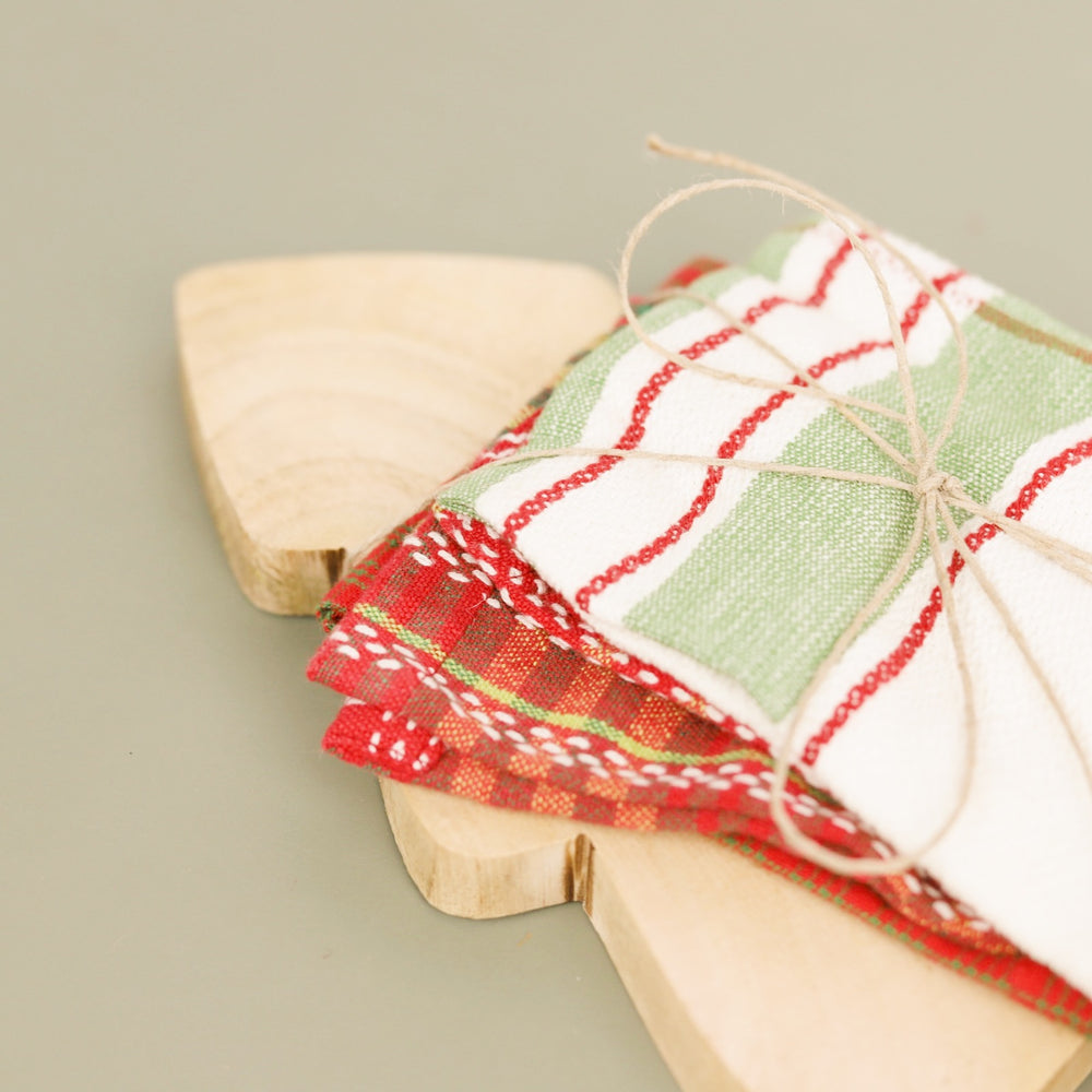 Holiday Tree Cutting Board and Dishtowels