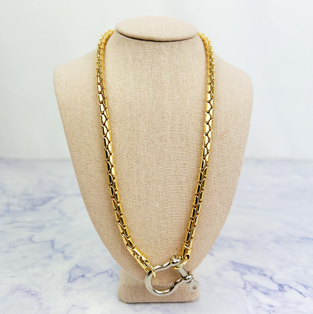 Coastal Grit Horseshoe Necklace