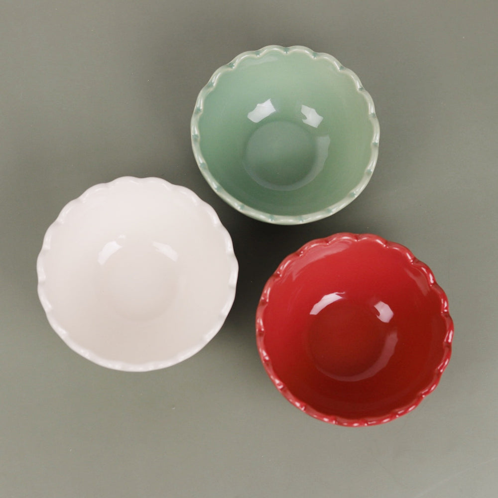 Scalloped Holiday Bowls