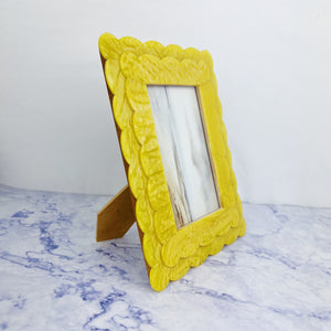 Scalloped 4 x 6 Frame with Stand