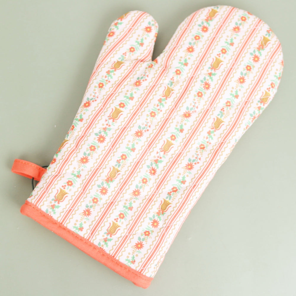 Holly Jolly Oven Mitt