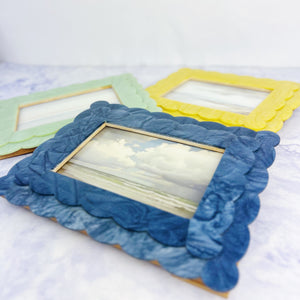 Scalloped 4 x 6 Frame with Stand