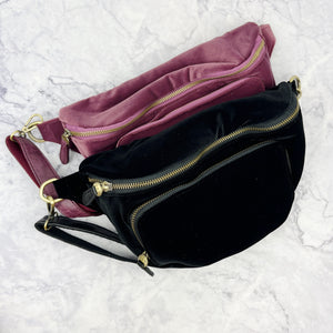 
                
                    Load image into Gallery viewer, Velvet Organizer Belt Bag
                
            