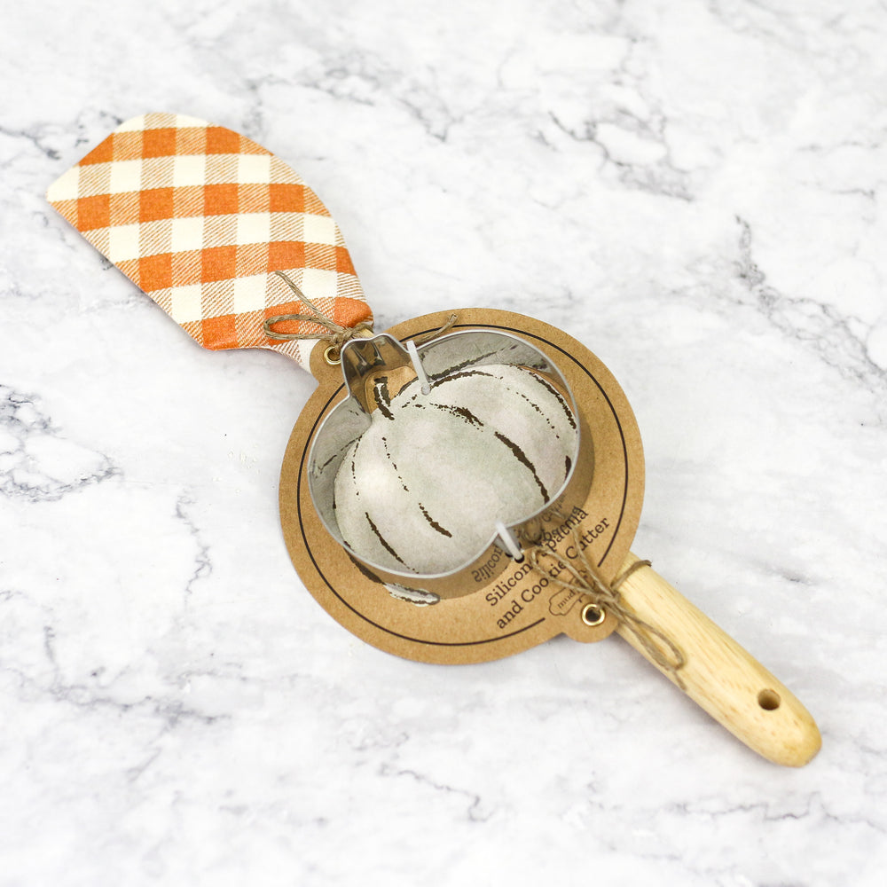 
                
                    Load image into Gallery viewer, Gingham Spatula &amp;amp; Pumpkin Cookie Cutter Set
                
            