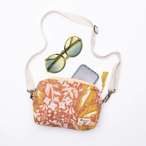 
                
                    Load image into Gallery viewer, Amelia Quilted Crossbody Bag
                
            