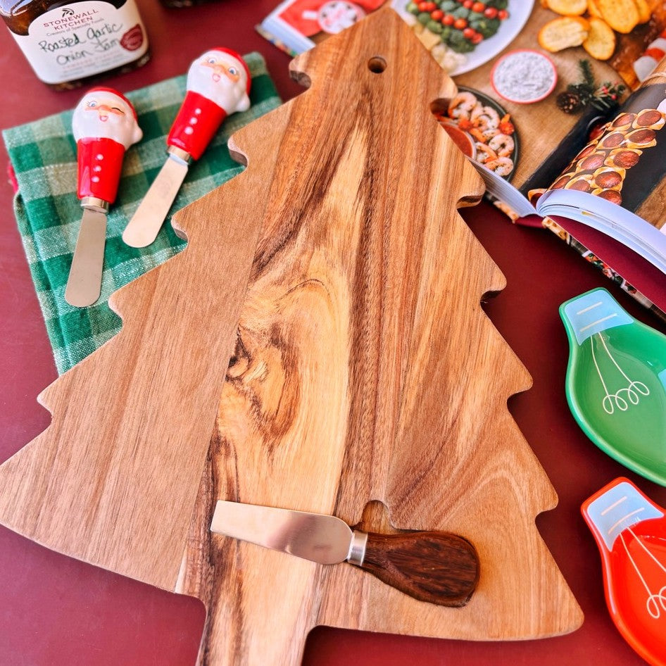 
                
                    Load image into Gallery viewer, Christmas Tree Serving Board with Spreader
                
            