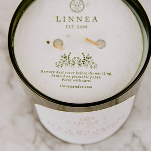 
                
                    Load image into Gallery viewer, Botanical Linnea Candle
                
            