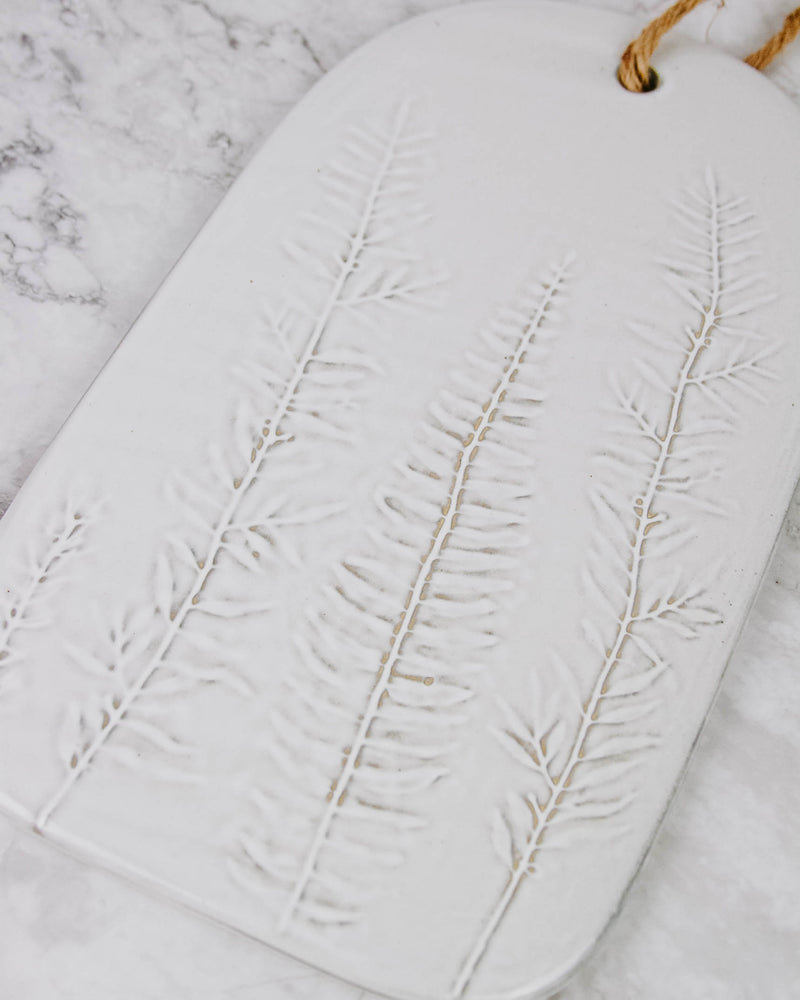 
                
                    Load image into Gallery viewer, White Stoneware Fern Platter
                
            